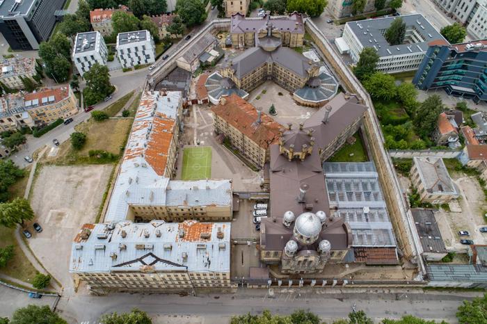 Lukiškių kalėjimo komplekso konversija